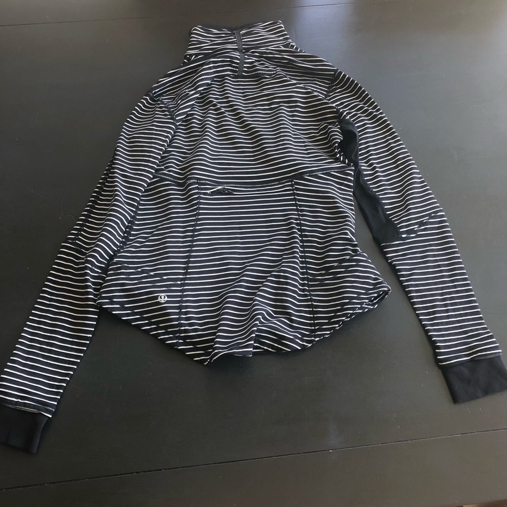 Lululemon pullover - Picture 3 of 3